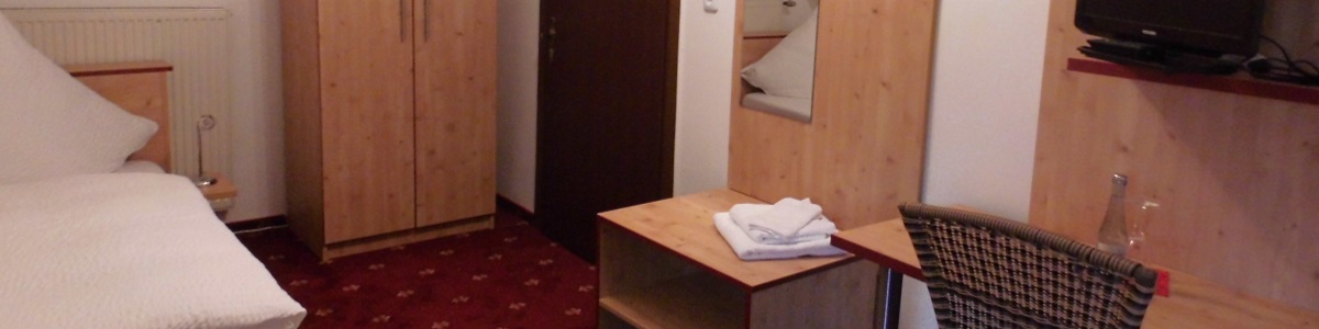 Home Main Slider SchmeddnAlmZimmer_1200x300.jpg